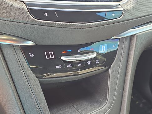 Used 2022 Cadillac XT5 Premium Luxury FWD image 26