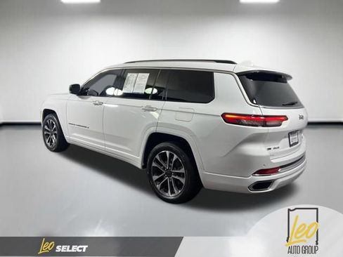 Used 2022 Jeep Grand Cherokee L Overland w/ Luxury Tech Group IV AWD/4WD image 5