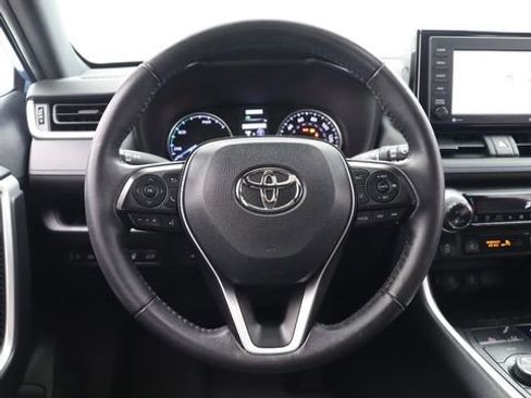 Used 2022 Toyota RAV4 SE w/ Convenience Package image 14