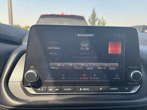 Used 2025 Nissan Rogue SV AWD/4WD image 20