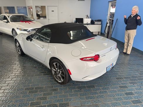 Used 2016 MAZDA MX-5 Miata Grand Touring image 6