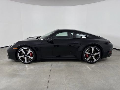 New 2026 Porsche 911 Carrera 4S image 2