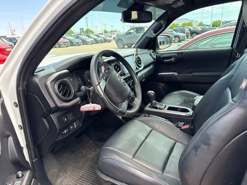 Used 2023 Toyota Tacoma TRD Sport w/ TRD Premium Sport Package AWD/4WD image 12