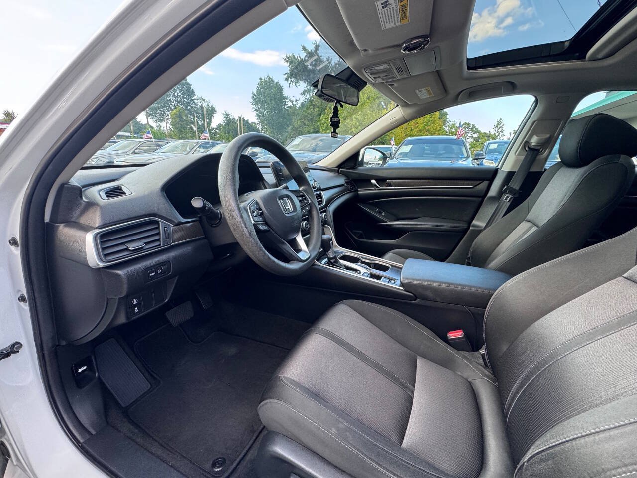 Used 2019 Honda Accord EX image 10