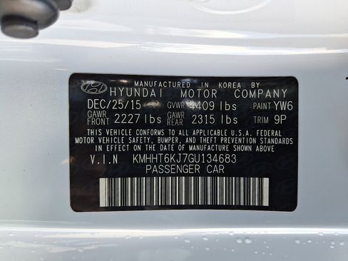 Used 2016 Hyundai Genesis 3.8 image 27