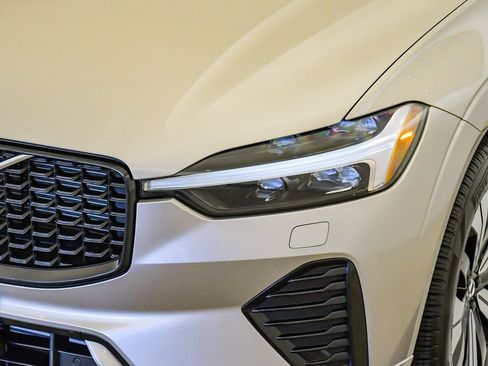 Certified 2025 Volvo XC60 T8 Core w/ Protection Package Premier image 9