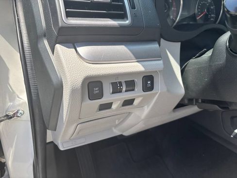 Used 2016 Subaru Forester 2.5i Premium AWD/4WD image 5