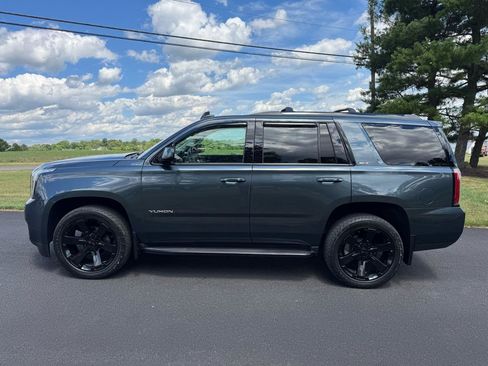 Used 2019 GMC Yukon SLT w/ Graphite Performance Edition AWD/4WD image 3