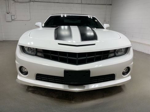 Used 2012 Chevrolet Camaro SS RWD image 2