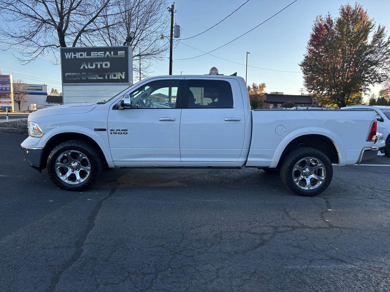 Used 2018 RAM 1500 Laramie w/ Convenience Group AWD/4WD image 2