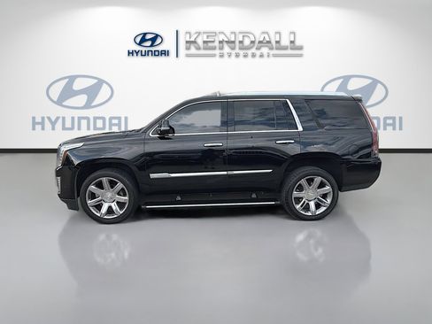 Used 2018 Cadillac Escalade Premium Luxury image 4