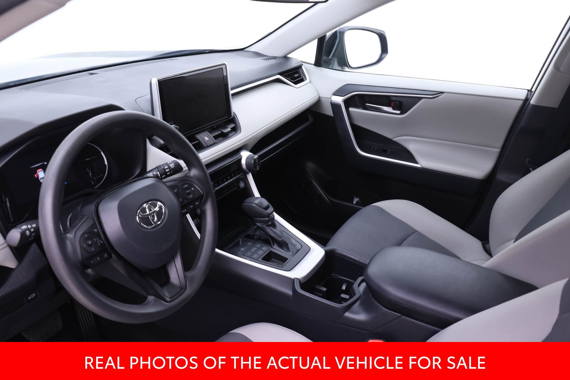 Certified 2025 Toyota RAV4 XLE w/ Convenience Package AWD/4WD image 4