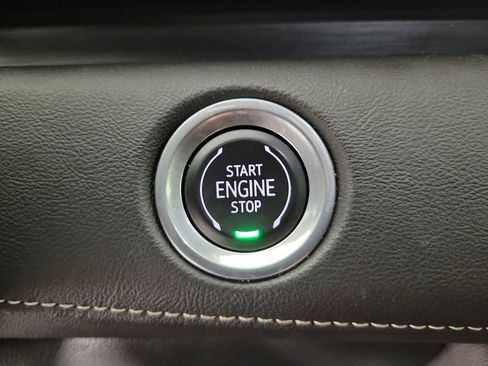 Used 2021 Cadillac Escalade Luxury RWD image 30