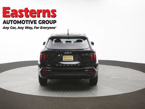 Used 2022 Kia Sorento LX FWD image 36