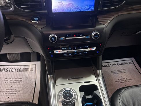 Used 2020 Ford Explorer Limited w/ Class III Trailer Tow Package image 12