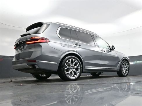 Used 2024 BMW X7 xDrive40i image 25