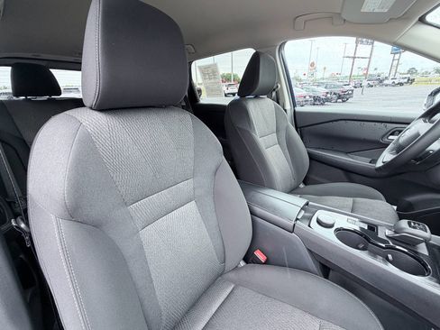 Used 2025 Nissan Rogue SV AWD/4WD image 25