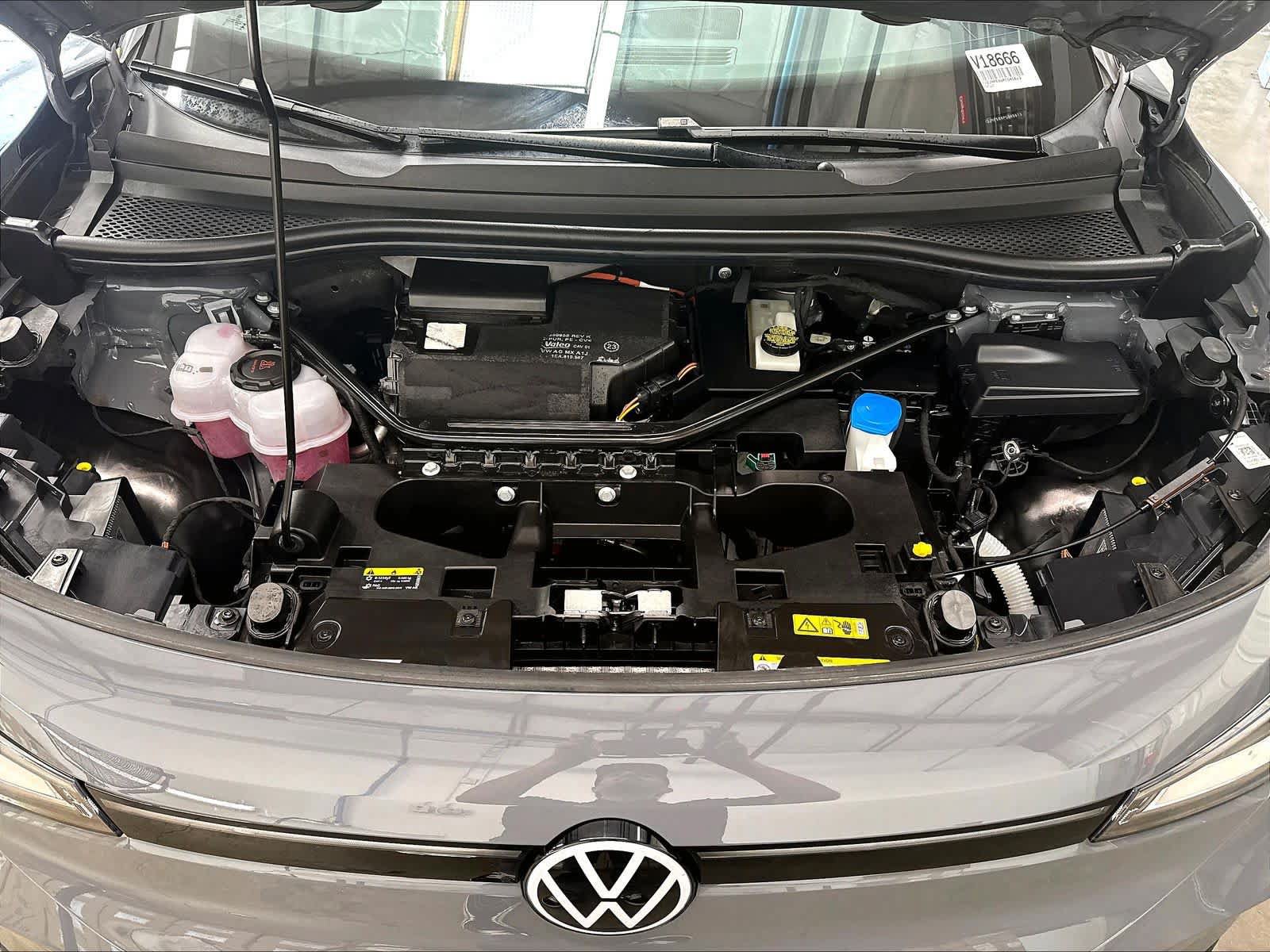 Used 2023 Volkswagen ID.4 Pro S Plus AWD/4WD image 33