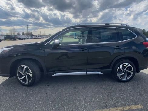 Used 2023 Subaru Forester Touring AWD/4WD image 5