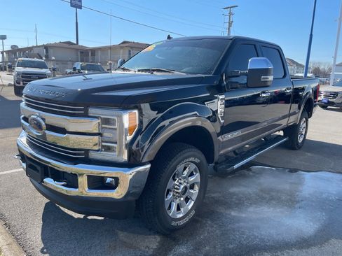 Used 2019 Ford F250 Lariat w/ Lariat Ultimate Package image 4