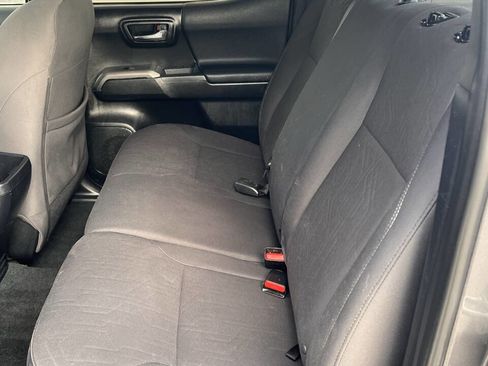 Used 2017 Toyota Tacoma TRD Off-Road image 22