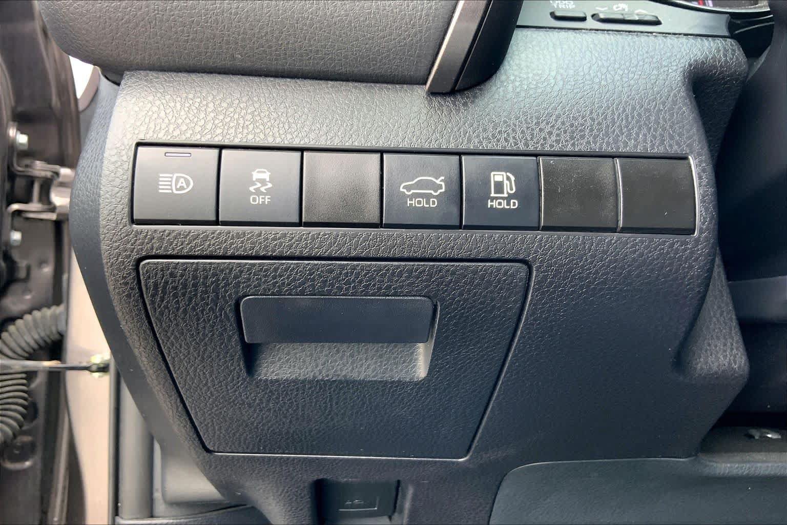 Used 2022 Toyota Camry SE FWD image 33
