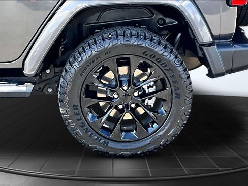 Used 2021 Jeep Wrangler Unlimited Sahara w/ Cold Weather Group AWD/4WD image 36