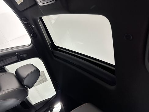 Used 2025 Honda CR-V Sport Touring image 18