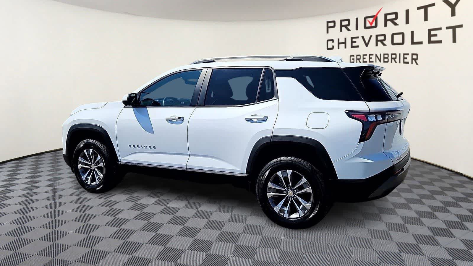 Used 2025 Chevrolet Equinox LT w/ Convenience Package II FWD image 6