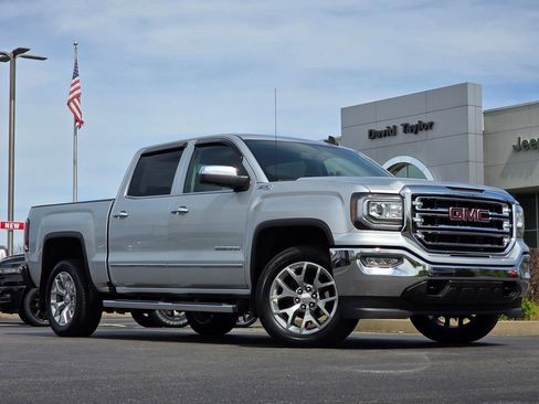 Used 2018 GMC Sierra 1500 SLT w/ SLT Premium Package image 30