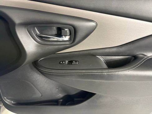 Used 2023 Nissan Murano SV image 12