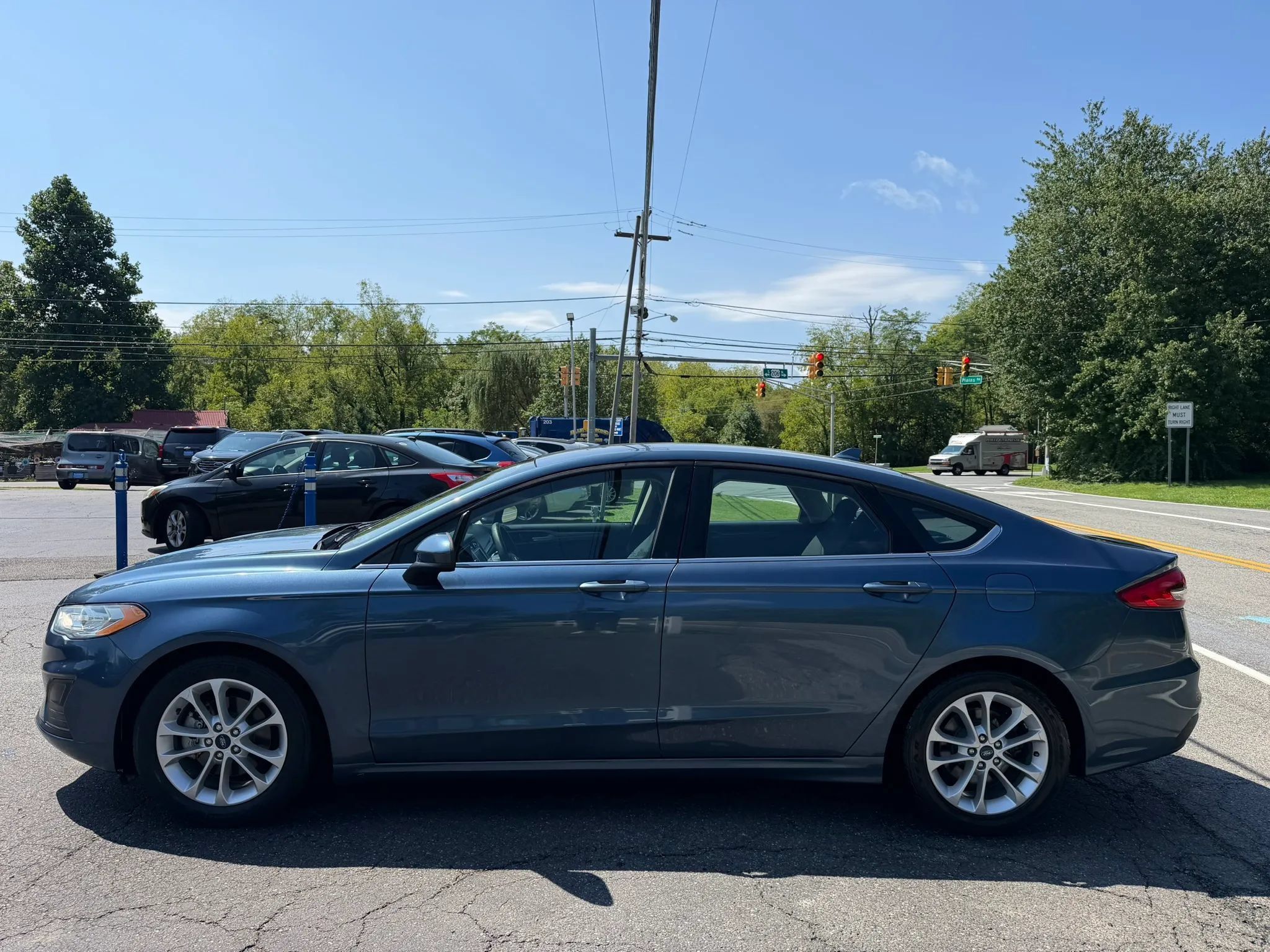 Used 2019 Ford Fusion SE FWD image 7