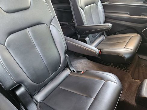 Certified 2021 Jeep Grand Cherokee L Limited AWD/4WD image 28
