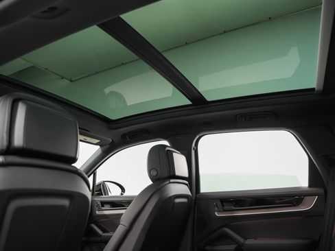 Certified 2025 Porsche Cayenne image 39