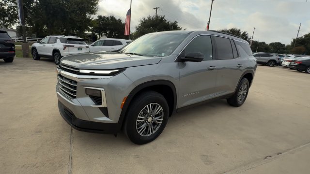 Used 2026 Chevrolet Traverse LT w/ Driver Confidence Package FWD image 4