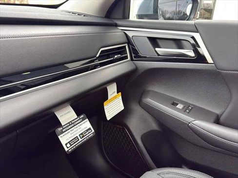 New 2026 Mitsubishi Outlander SE image 29