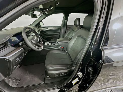 New 2026 Jeep Grand Cherokee L 4WD image 28