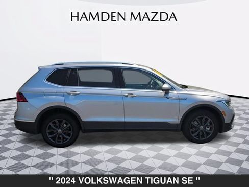 Used 2024 Volkswagen Tiguan SE AWD/4WD image 2