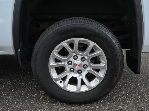 Used 2017 GMC Sierra 1500 SLE w/ Suspension Package, Off-Road AWD/4WD image 13