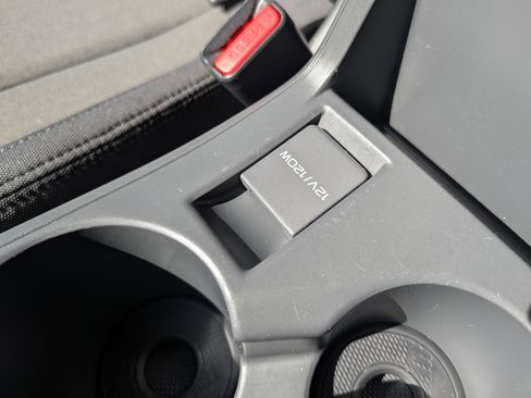 Used 2024 Subaru Crosstrek 2.0i image 31