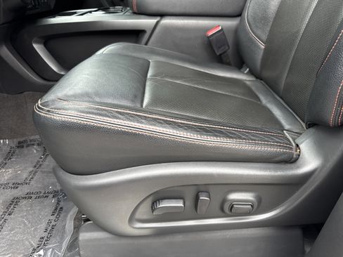 Used 2021 Nissan Titan PRO-4X w/ Pro-4x Convenience Package image 40