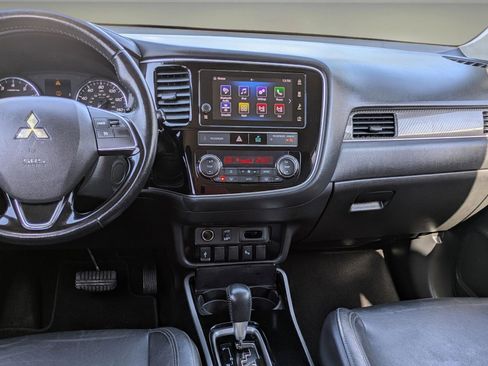 Used 2019 Mitsubishi Outlander SEL image 14