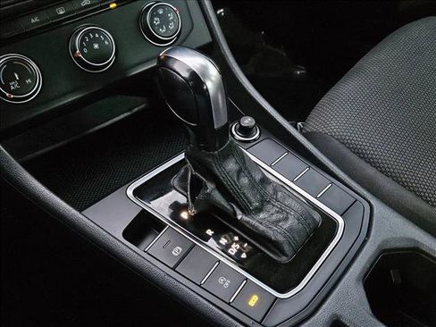 Used 2019 Volkswagen Jetta S image 12