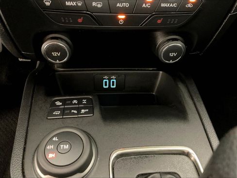 Used 2019 Ford Ranger XLT w/ Equipment Group 302A Luxury AWD/4WD image 17