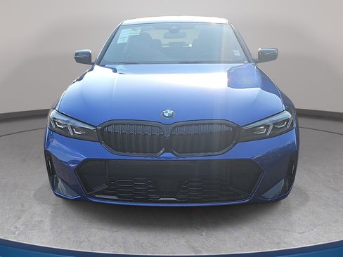 Certified 2025 BMW 330i Sedan w/ M Sport Package RWD image 2