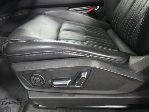 Used 2019 Audi e-tron Prestige w/ Prestige Package AWD/4WD image 23