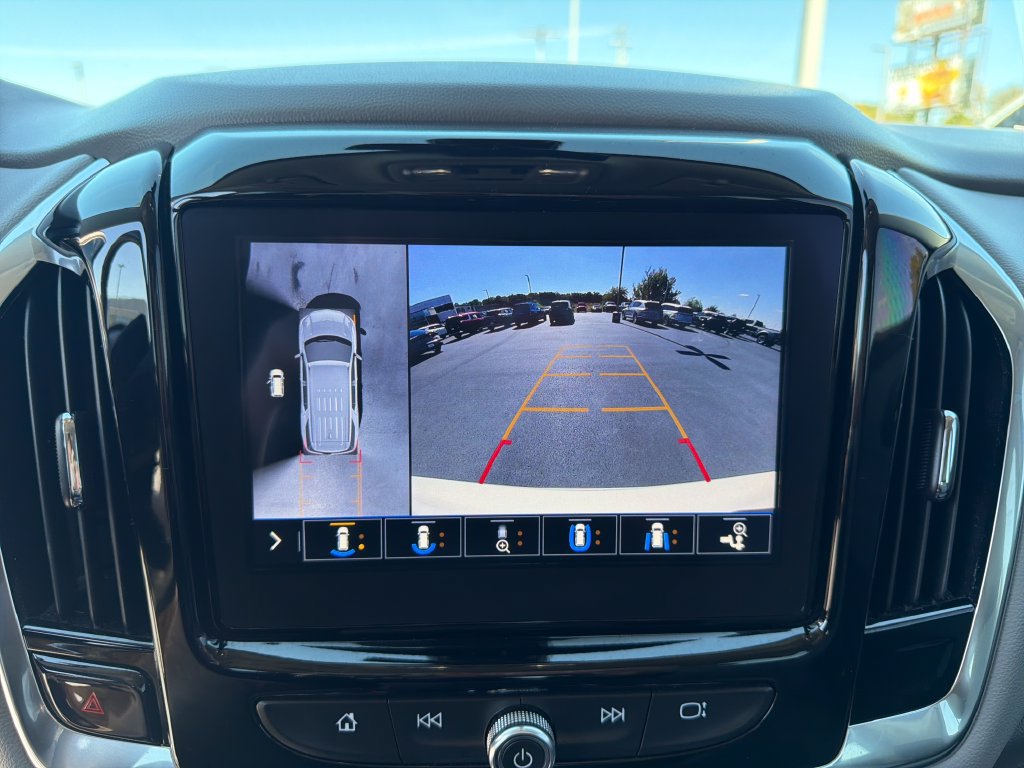 Used 2021 Chevrolet Traverse Premier AWD/4WD image 22
