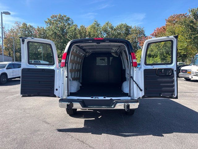 Used 2025 GMC Savana 2500 w/ Driver Convenience Package RWD image 8