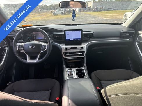 Used 2023 Ford Explorer XLT image 9