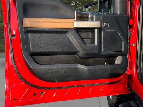 Certified 2022 Ford F250 Lariat w/ Chrome Package image 21